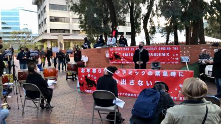 Asm. Muratsuchi speaking at podium