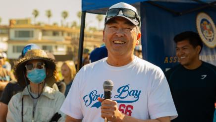 Asm. Muratsuchi sharing a light moment with participants