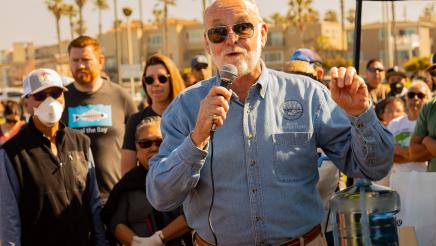 Torrance Mayor Patrick Furey speaking to participants