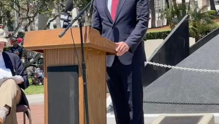 Asm. Muratsuchi at podium, speaking