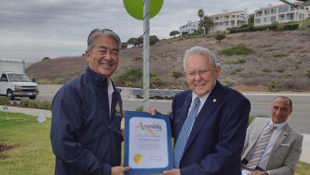 Asm. Muratsuchi presenting resolution to Councilmember Dyda