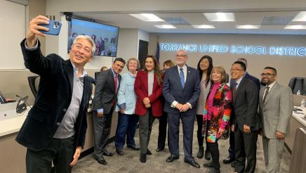 Asm. Muratsuchi taking selfie with group