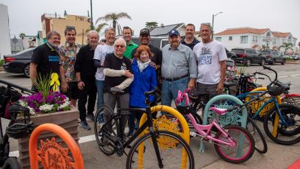 Group photo featuring Asm. Muratsuchi, Rabbi Gila Katz and others