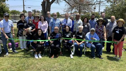 Group photo of Asm. Muratsuchi with seniors, their family members and officials