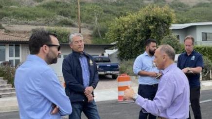 Asm. Muratsuchi and Sen. Allen in conversation with Manager Mihranian