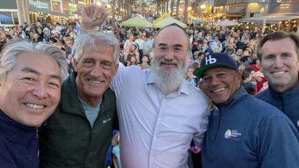 Asm. Muratsuchi, Cm. Francois, Rabbi Mintz, Cm. Jackson and Mayor Massey, with large crowd in background
