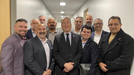 Asm. Muratsuchi with ILWU members