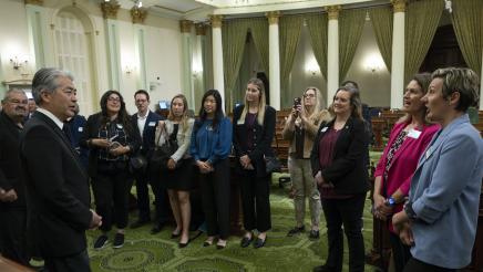 Asm. Muratsuchi and Torrance leaders in discussion on the Assembly Floor
