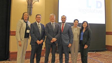 Group photo of Asm. Muratsuchi with event attendees