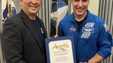 Asm. Muratsuchi presenting award to Col. Hopkins