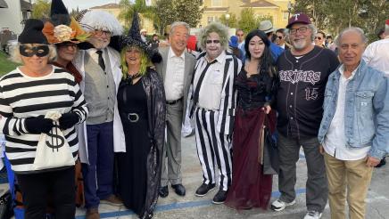 Asm. Muratsuchi with attendees, most in costume