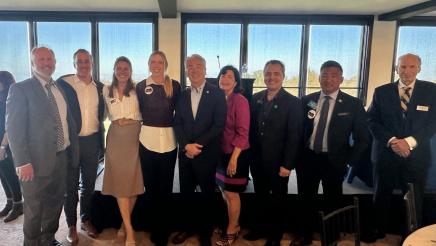 Asm. Muratsuchi and members at the Palos Verdes Chamber of Commerce