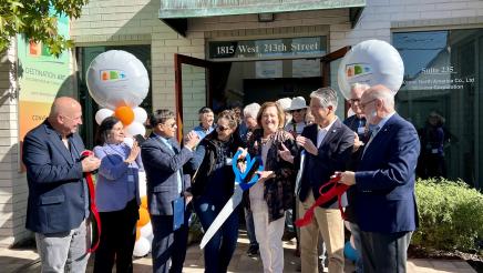 Asm. Muratsuchi taking part in ceremonial ribbon cutting