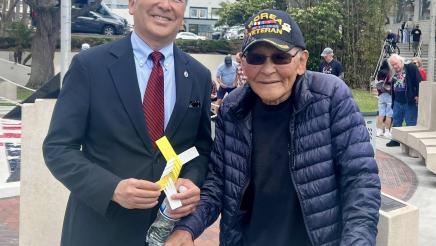 Asm. Muratsuchi with Korean War veteran