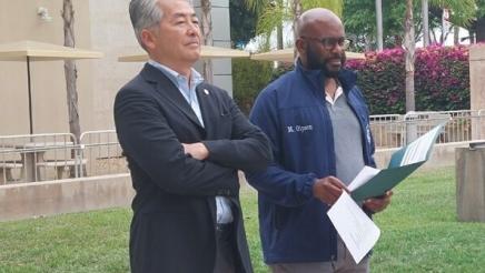 Asm. Muratsuchi and Asm. Gipson listening on