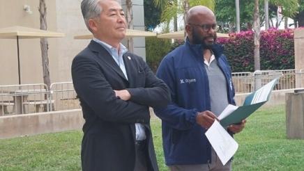 Asm. Muratsuchi and Asm. Gipson listening on